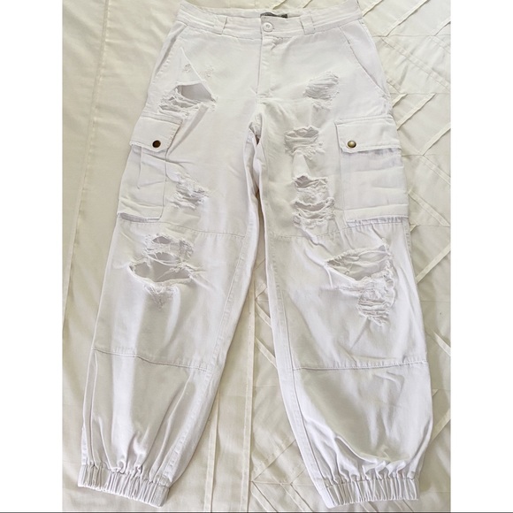 ❌SOLD❌ LF CARMAR White Cargo Pants - Picture 4 of 5